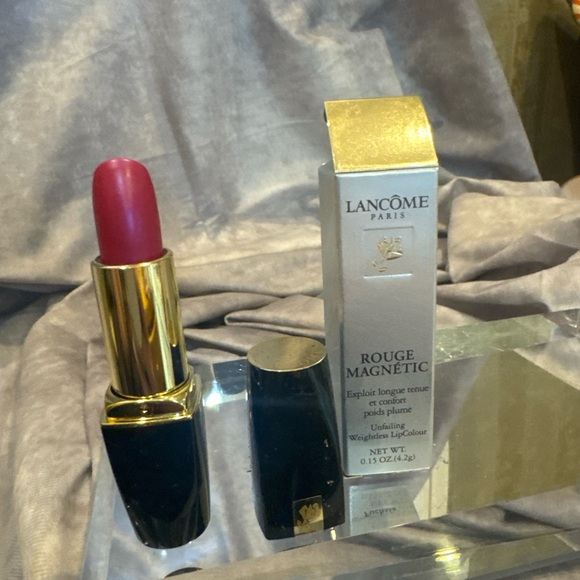 Rouge Magnetic Lipstick - Fushia hard to find new in box. - Picture 1 of 4